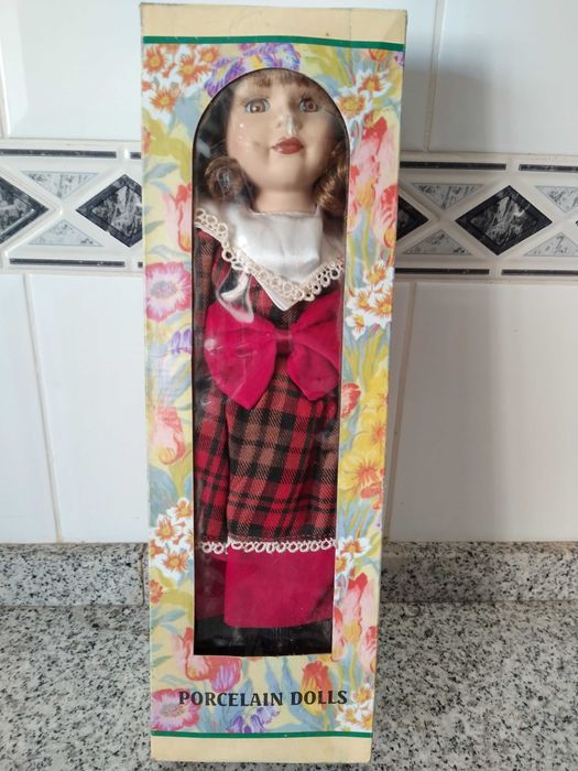 Boneca de porcelana francesa