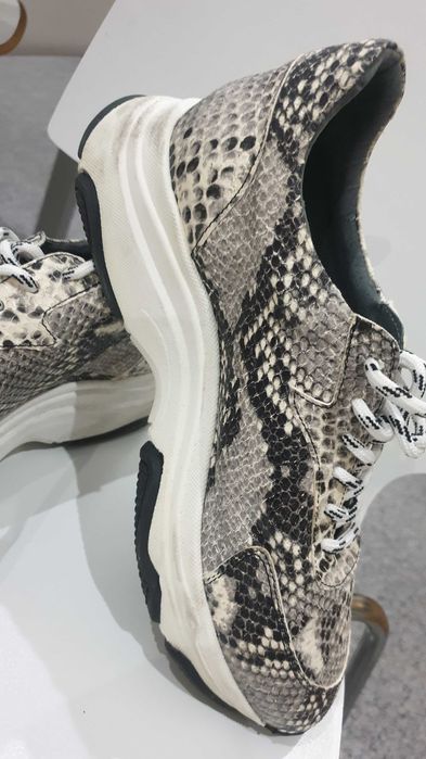 Ténis Novos de Senhora