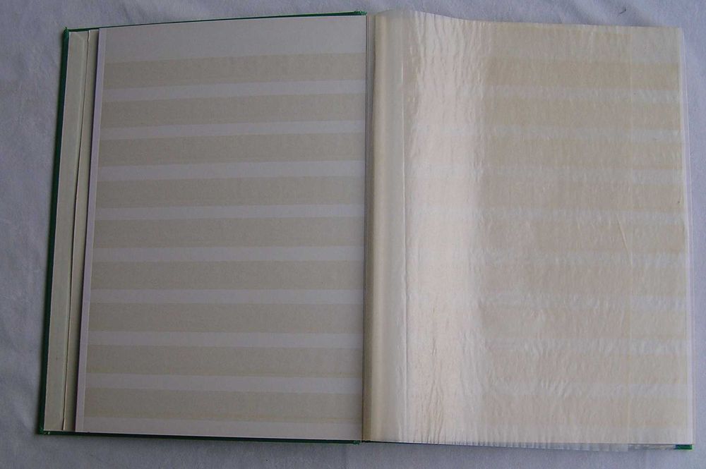 używany klaser do znaczków  - 20 kartek