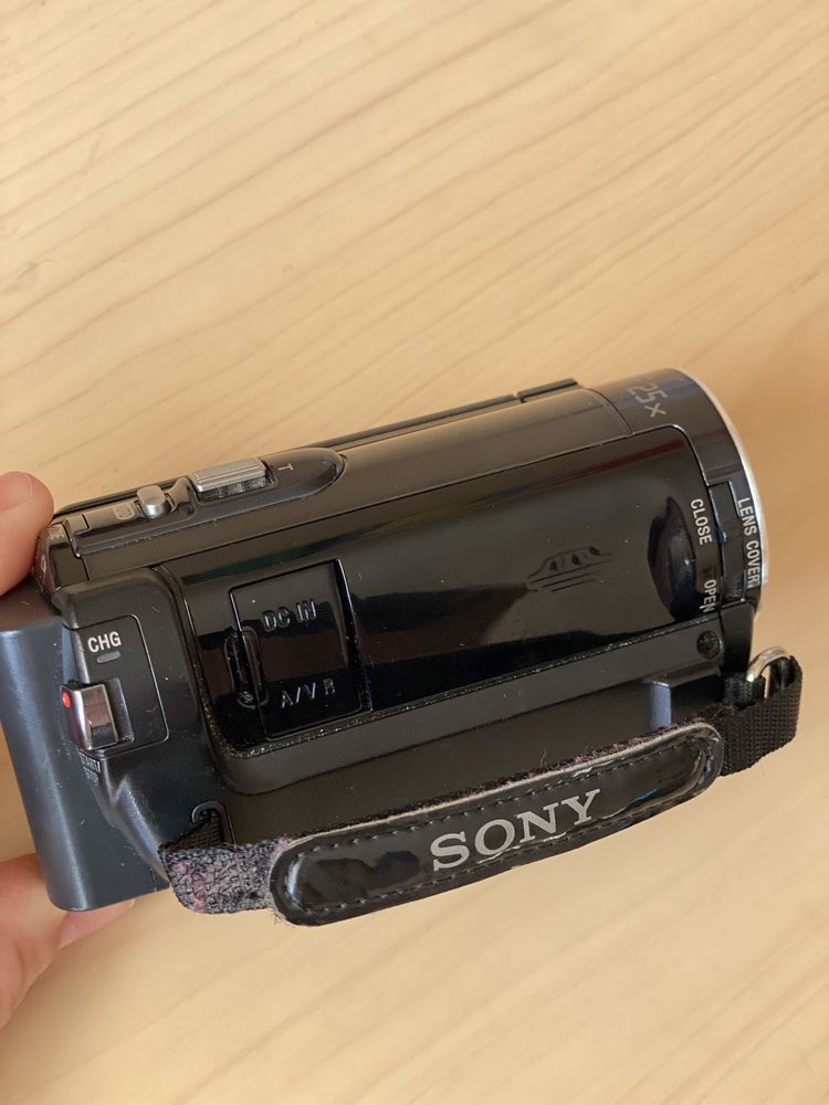 Відеокамера Sony HDR-CX110