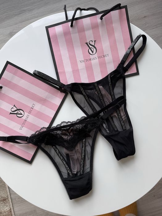 Zestaw czarne stringi koronkowe z kryształkami Victoria’s Secret