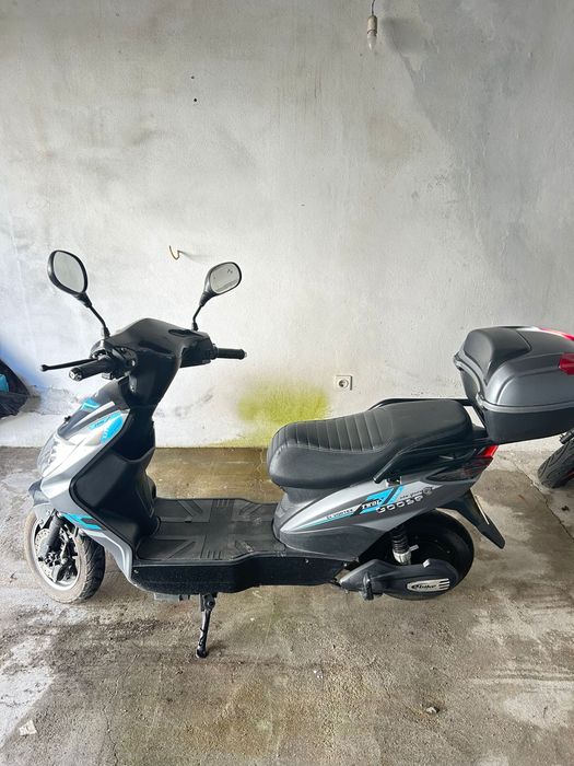 Moto eletrica em dias