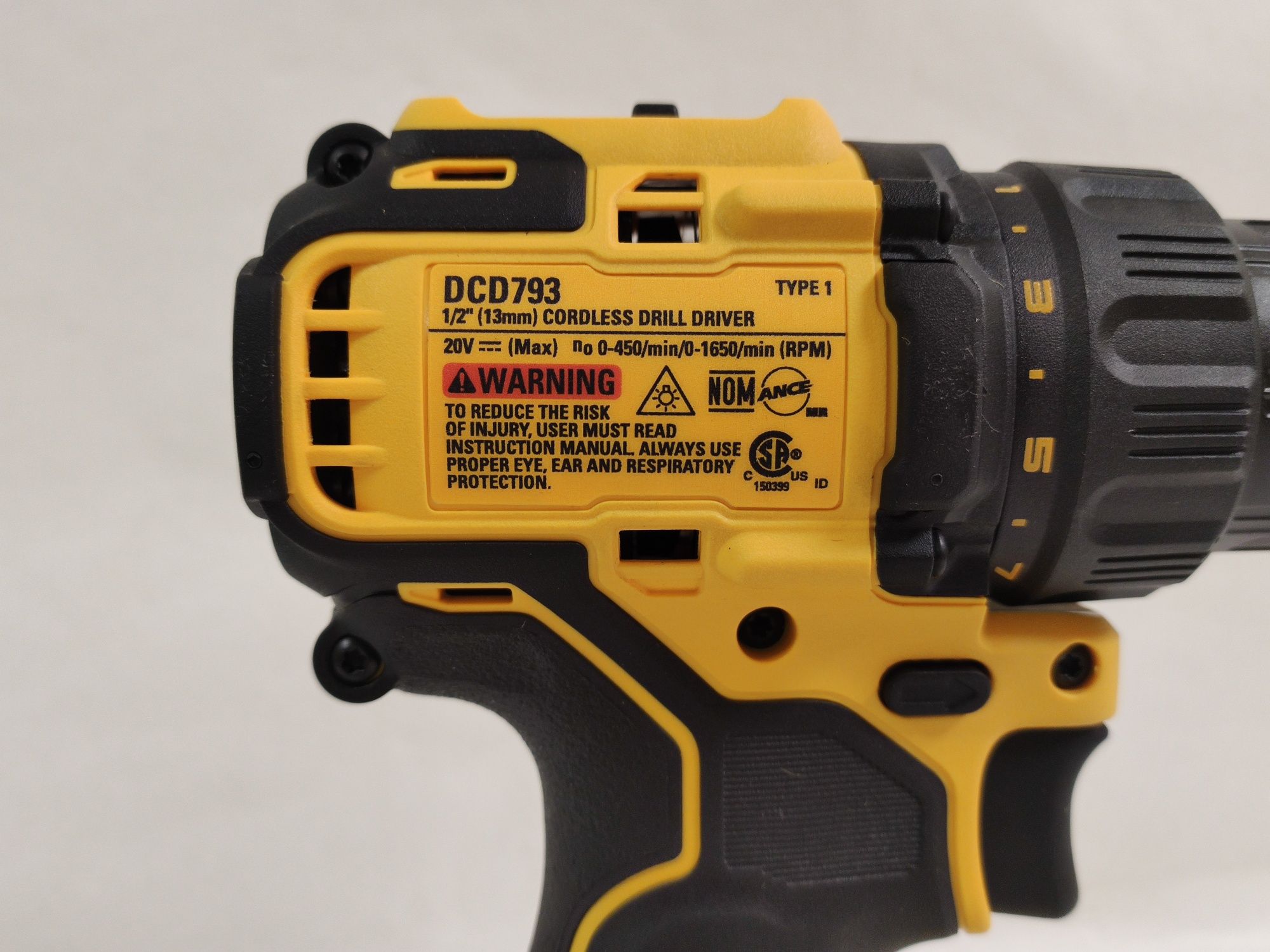 Оригінальний безщітковий дриль шуруповерт DeWALT DCD793b XR20V