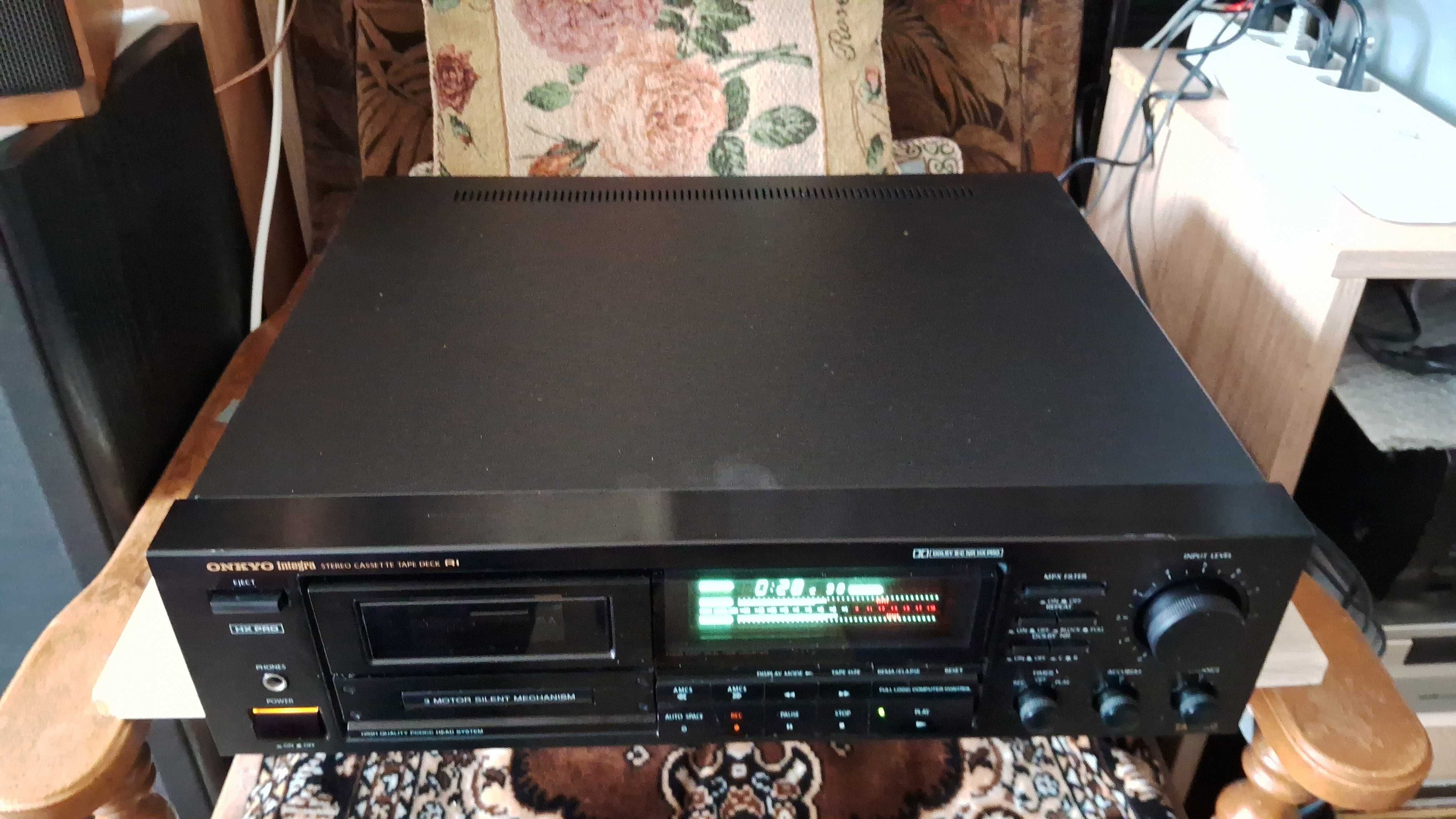 Касетна Дека Onkyo Integra TA-2750, Made in Japan.