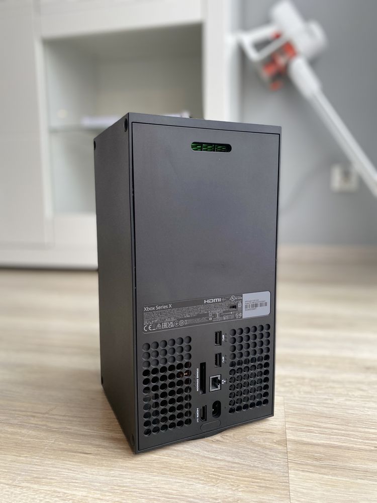 Xbox Series X 1 Tb, 2 pady + GamePass Ultimate do 13.12.2025