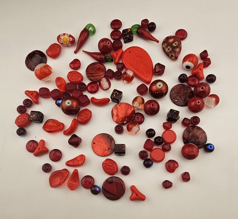 Koraliki szklane 100szt Jablonex mix Extra czerwonym