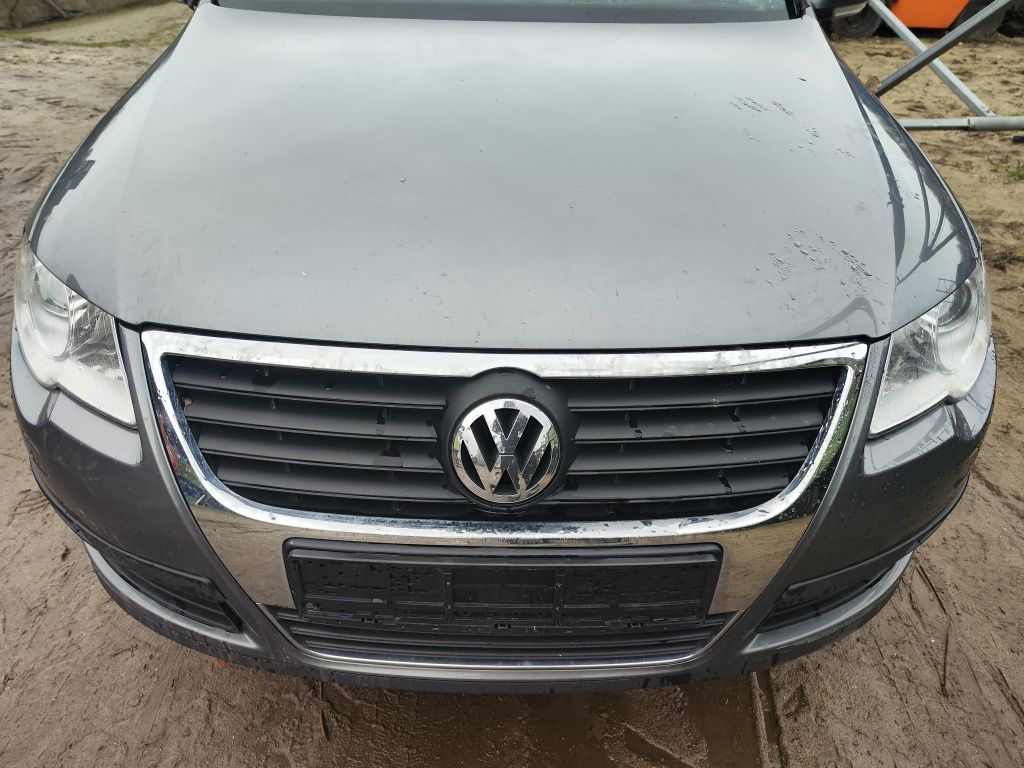 Przód kompletny zderzak maska grill lampy pas VW passat b6 LA7T