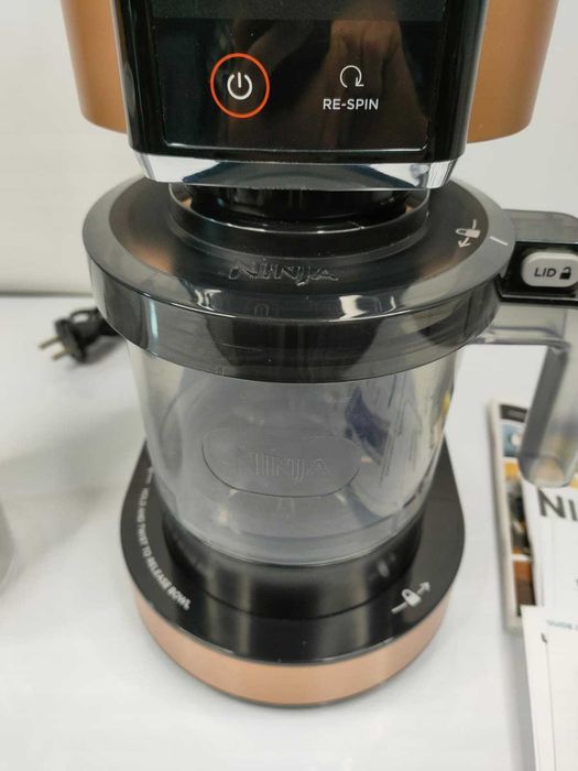 B255 Ninja CREAMi Maszyna do lodów NC300EUCP bronze, czarny