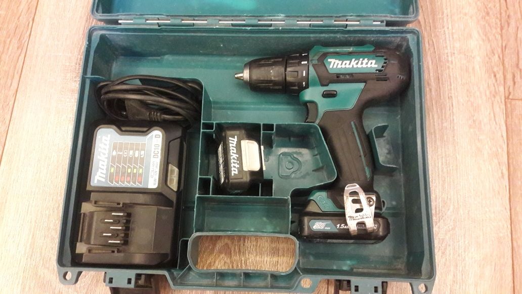 Шуруповерт Makita DF333D