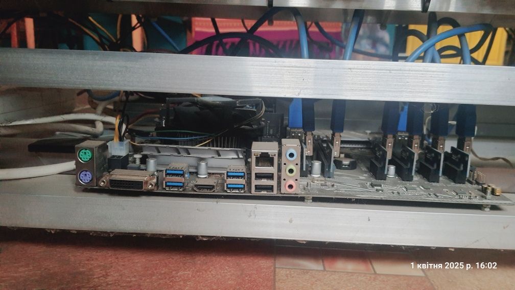Майнінг ферма Sapphire Radeon Rx 580  NITRO  NITRO 8GB x 8шт.