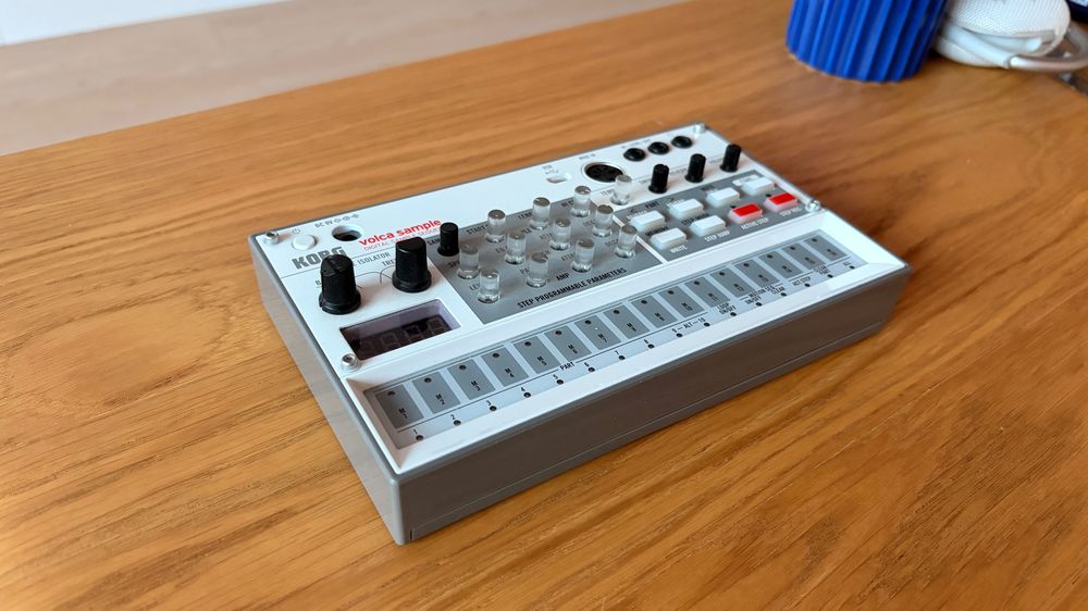 Аналоговий синтезатор Korg Volca Sample 2