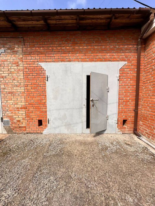 Продаж гаражу 25м2 з документами  Центр міста біля Хмільного