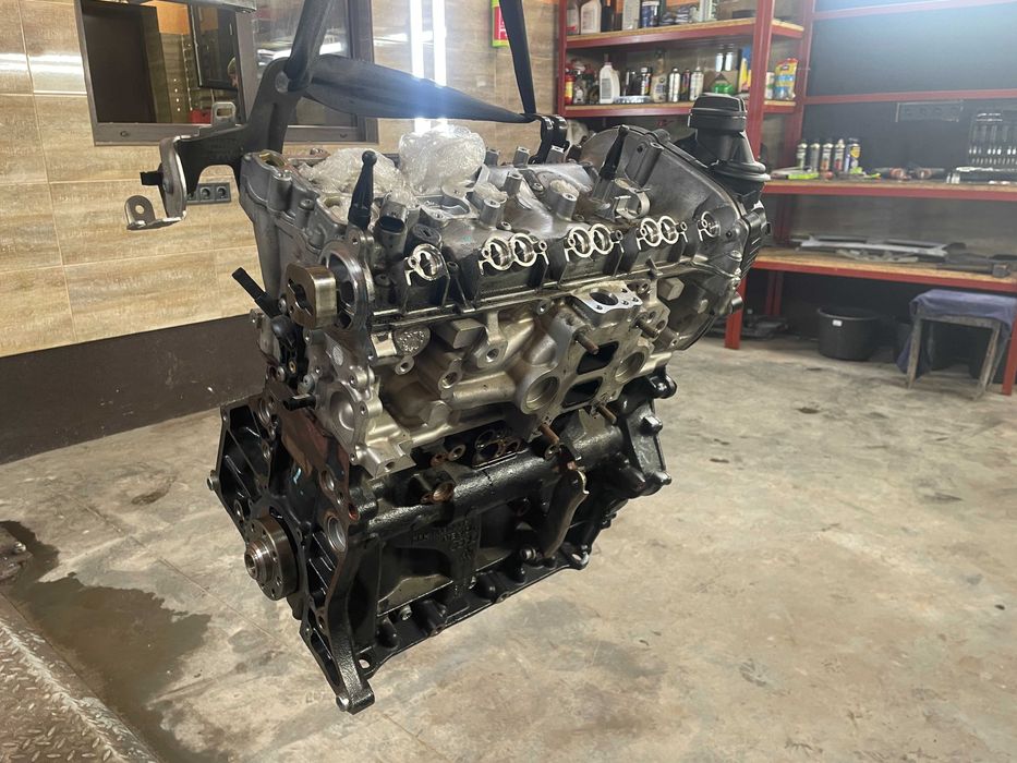 Двигун Audi Q5 80A 2.0tfsi DJY (без масляного насосу та піддону)