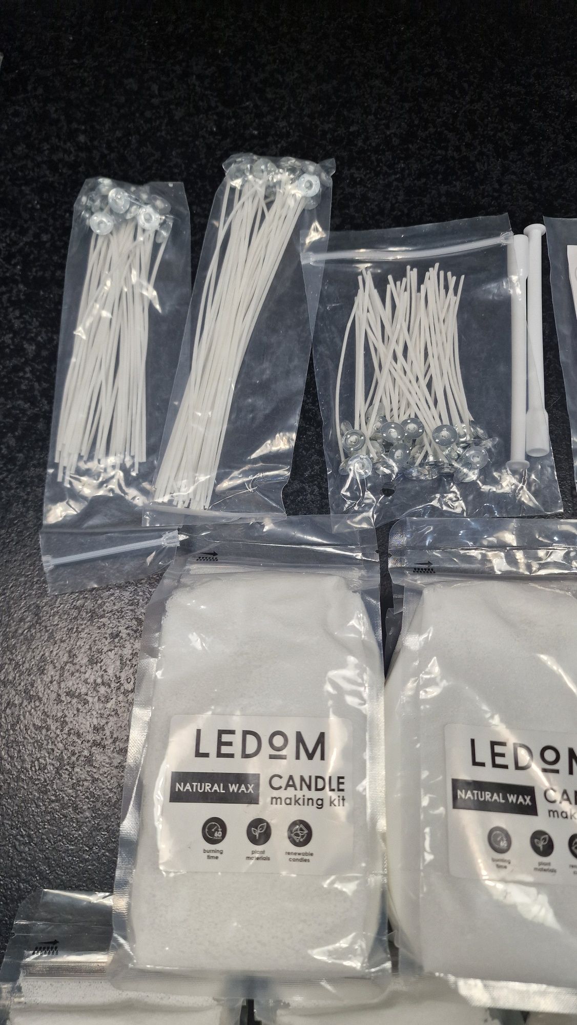 Wosk granulat LEDOM