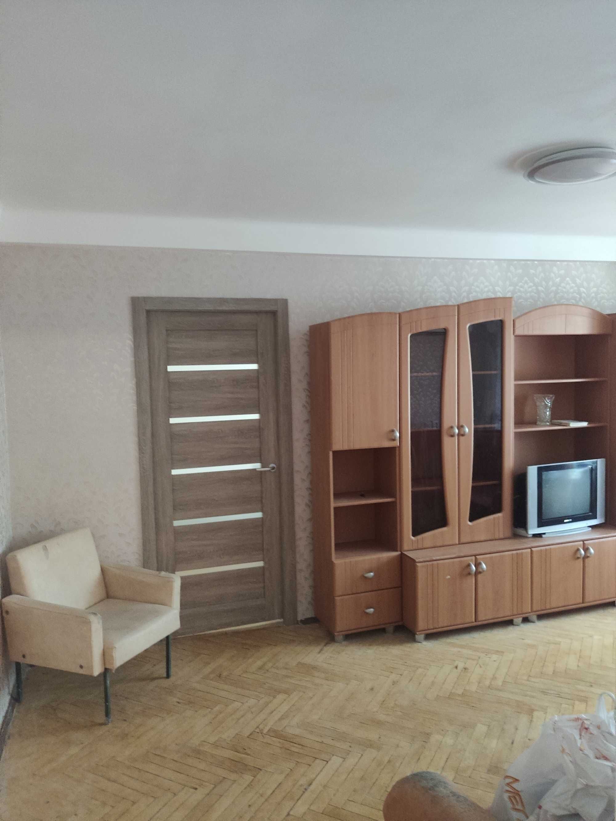Своя посуточно 2 кімнатна квар вул Туполєва метро Нивки Сирець Святошин