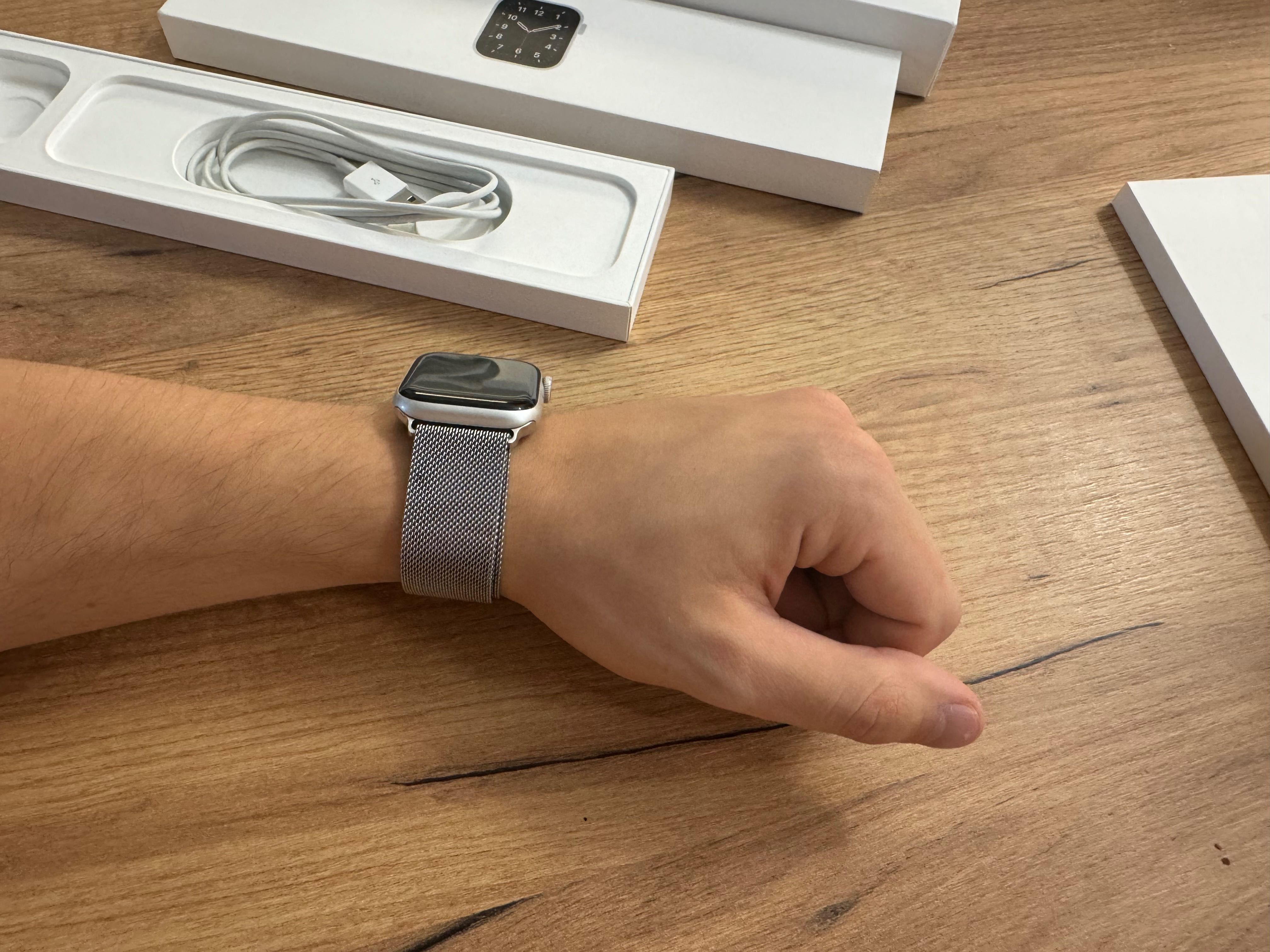 Apple Watch SE 44 mm silver aluminium