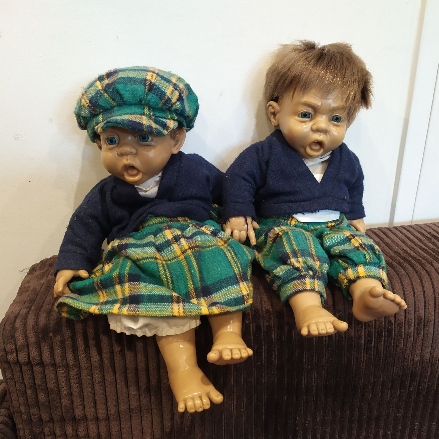 Dwie bardzo stare lalki