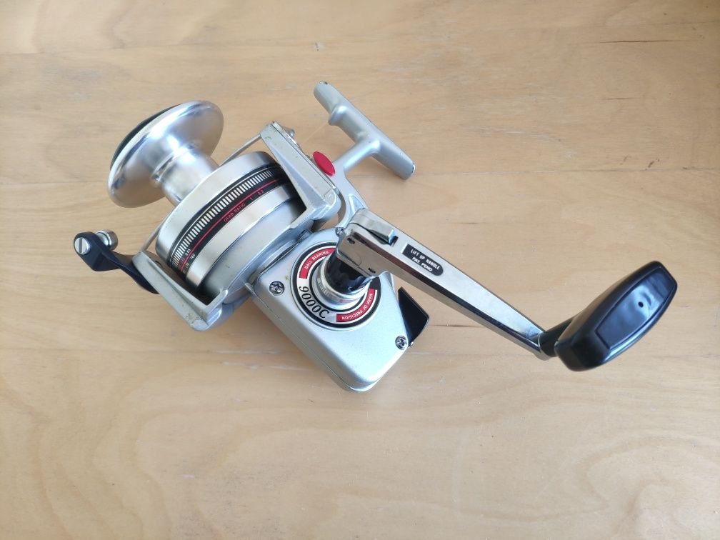 Carreto pesca Daiwa 9000C (novo)