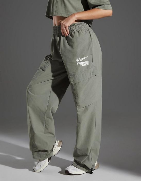 Трендові штани парашути Nike w nsw cargo woven gls fz4637-053