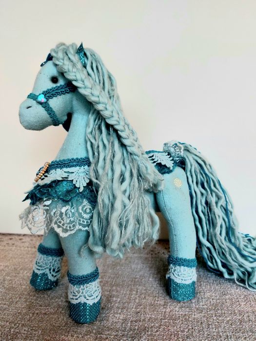 Коник ручної роботи