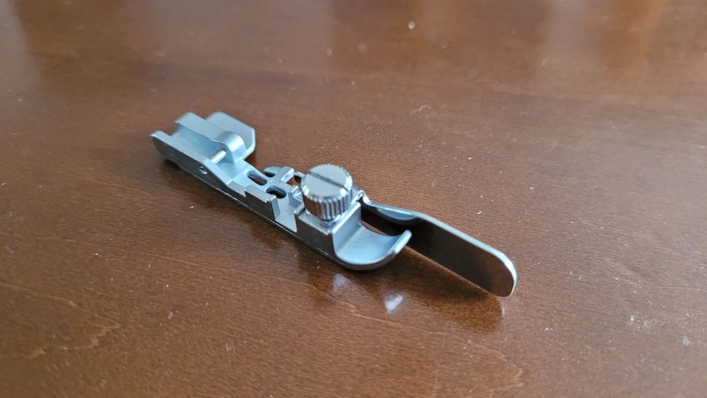 Stopki do maszyny firmy BERNINA 2000