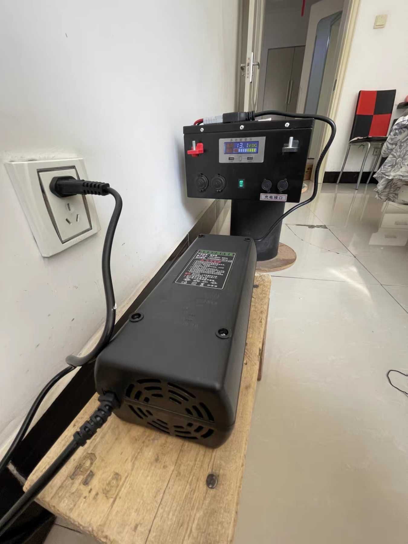 Аккумулятор LiFePo4 12V 180ah + 2 зарядных 30A Срок службы 10 лет. CAT