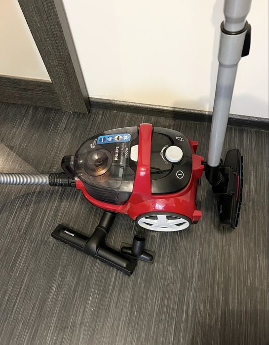 Колбовий Пилосос Philips 2000ват