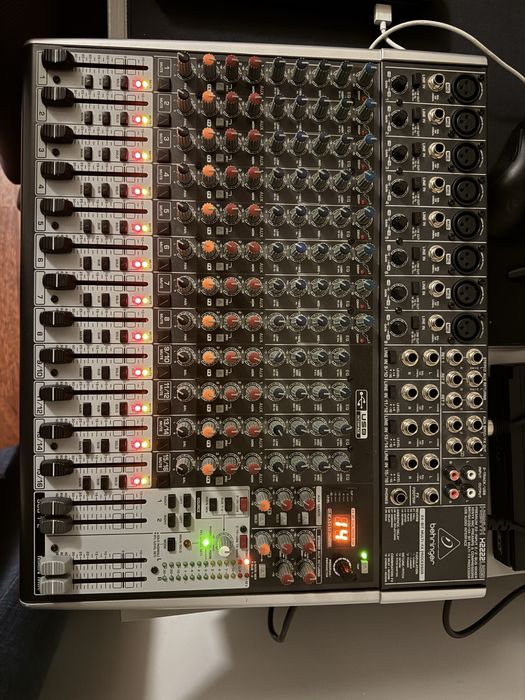 Behringer Xenyx X2222USB