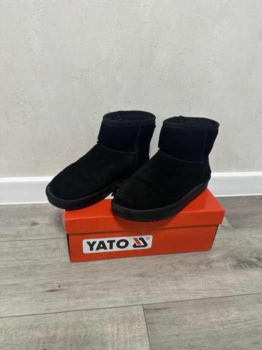 Жіноче зимове взуття угги 39 розмір