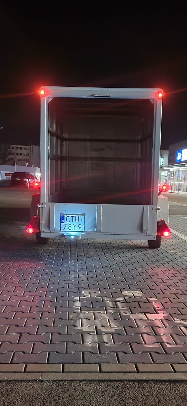!!!  JEDYNA  !!!  Przyczepa  " koffer" kontener  z hydraulika