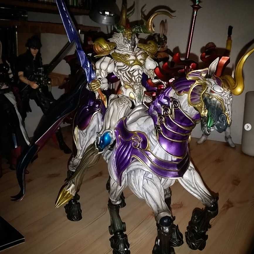 Figurka Bring Arts Final Fantasy Odin i Sleipnir