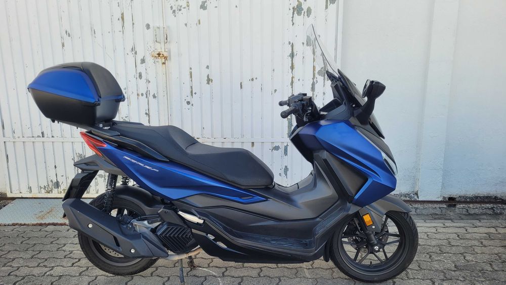 Honda Forza 125cc 2023 como nova com top case