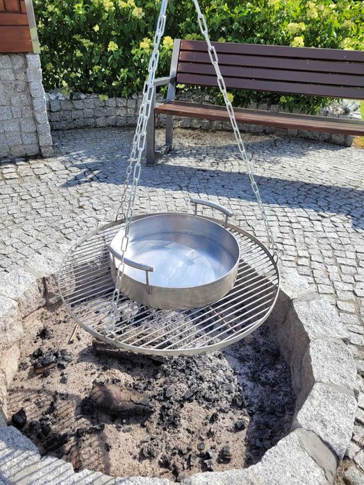 Grill obrotowy nad ognisko