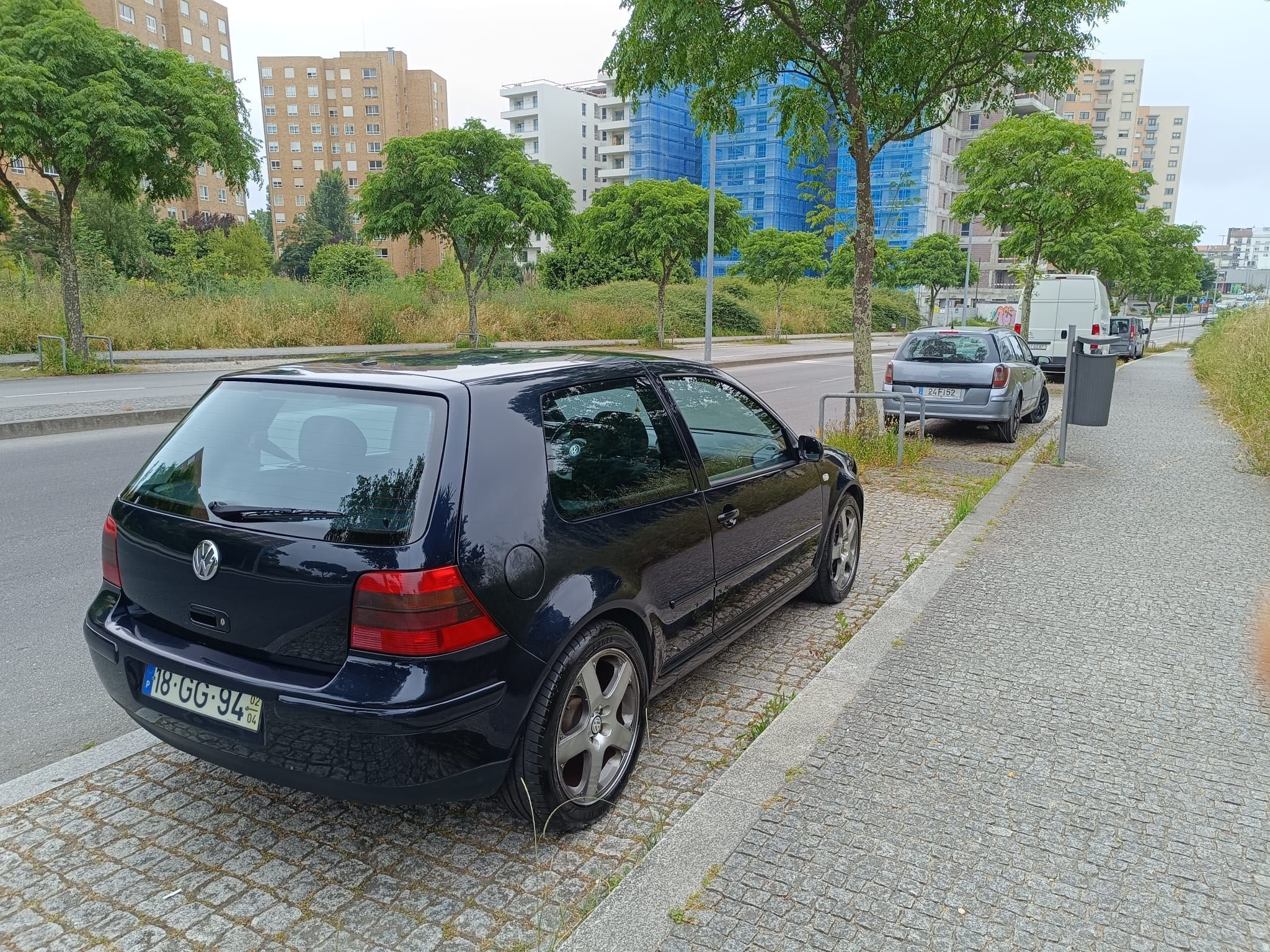 Vendo/Troco VW Golf IV 1.9 TDI PD100 por Honda X-adv 750