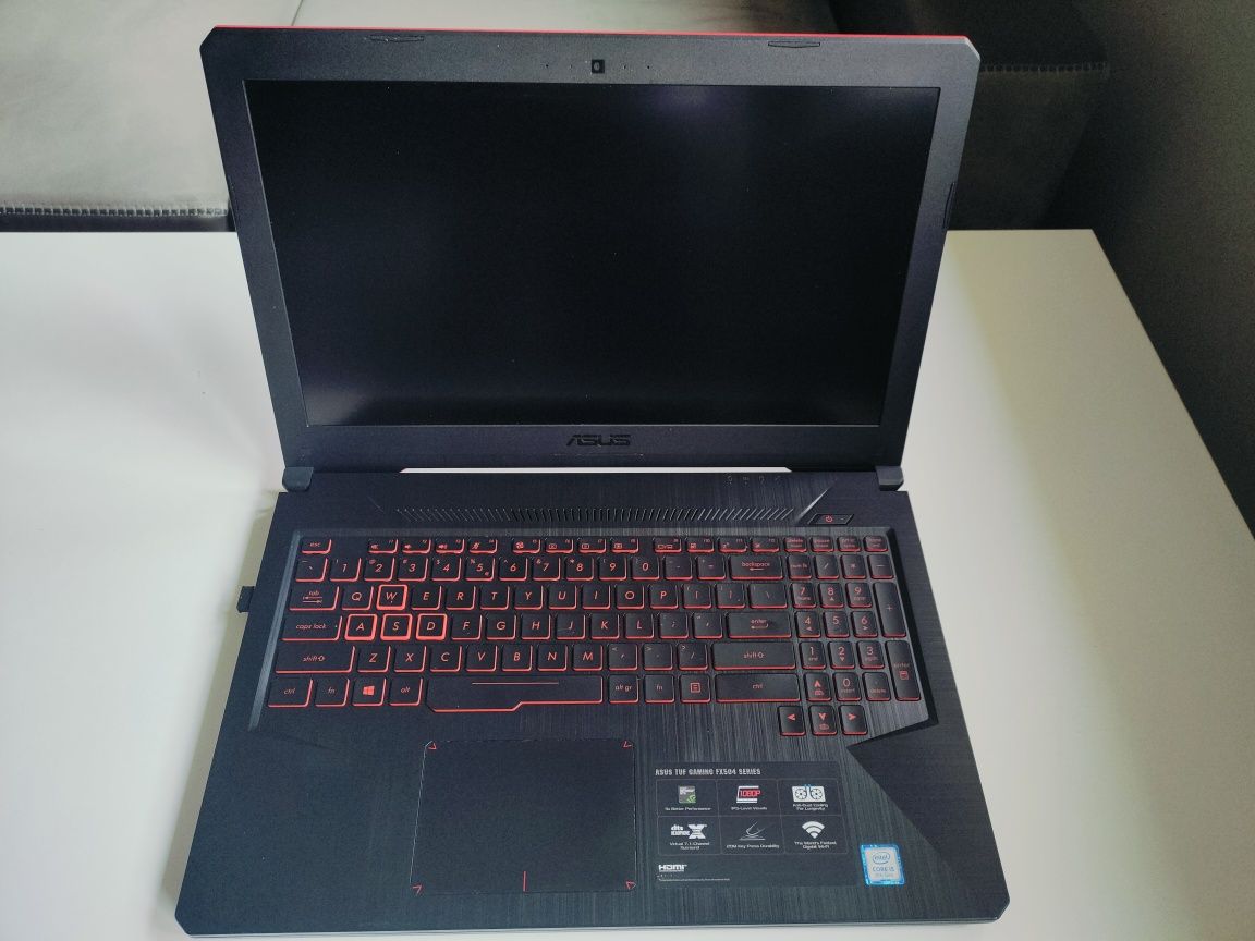 Laptop gamingowy Asus TUF GAMING FX504GD