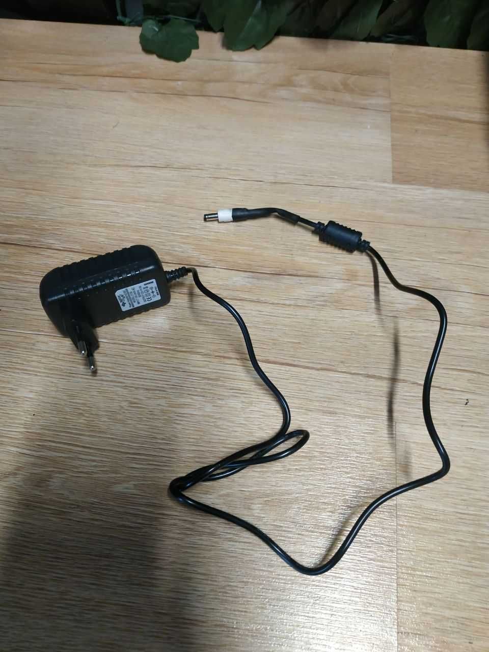 Lampa led stołowa z jonizatorem 2w1 ionic light led ub9069 #4267