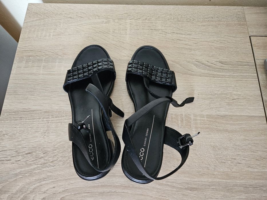 Босоніжки фірми ECCO 39 розмір