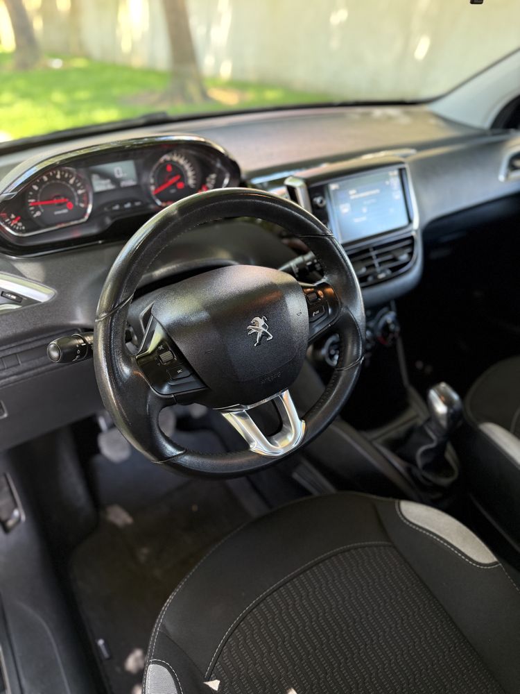 Peugeot 208 1.2 vti style