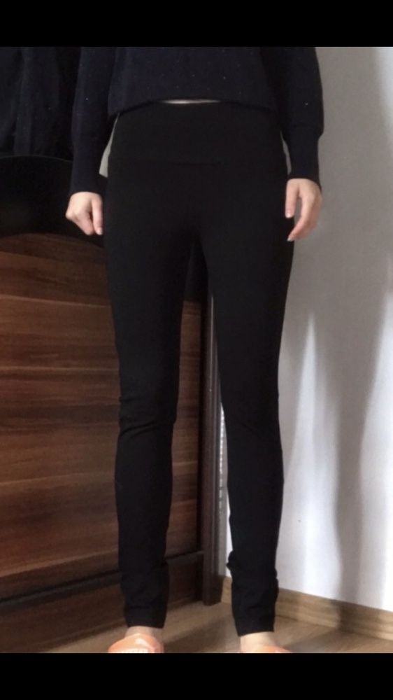 Czarne eleganckie spodnie z wysokim stanem