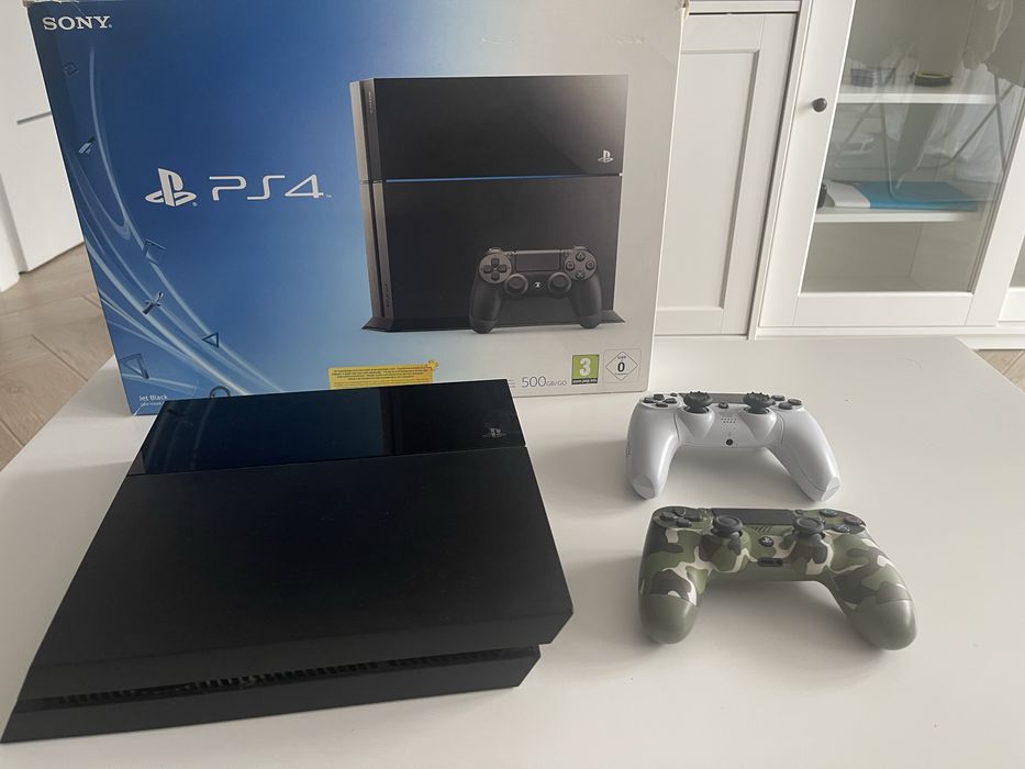 Konsola ps4 500gb 2 pady pudelko okablowanie