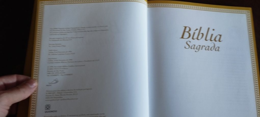 Bíblia sagrada volume 1