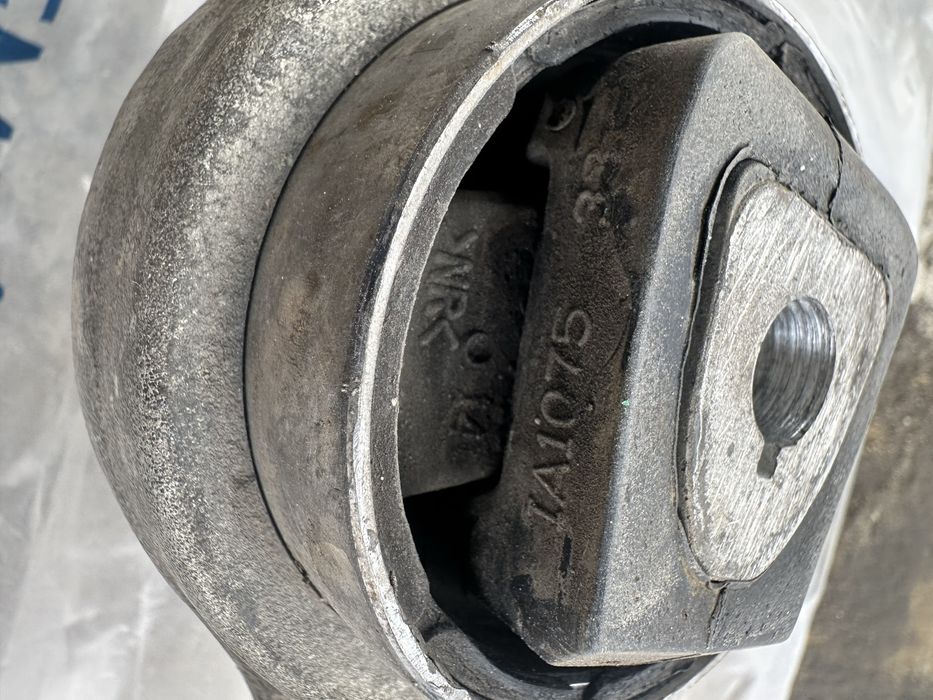 Рычаг нижний передний правый на бмв х5 е 70 б/у оригинал