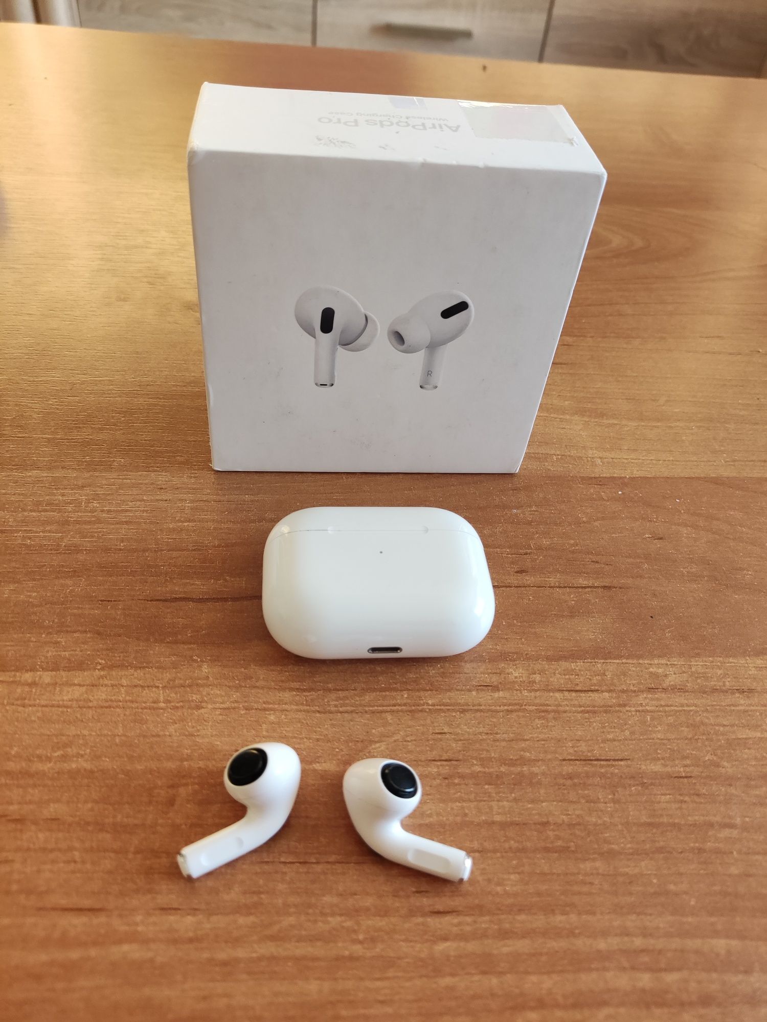 Słuchawki bezprzewodowe airpods pro gen 1