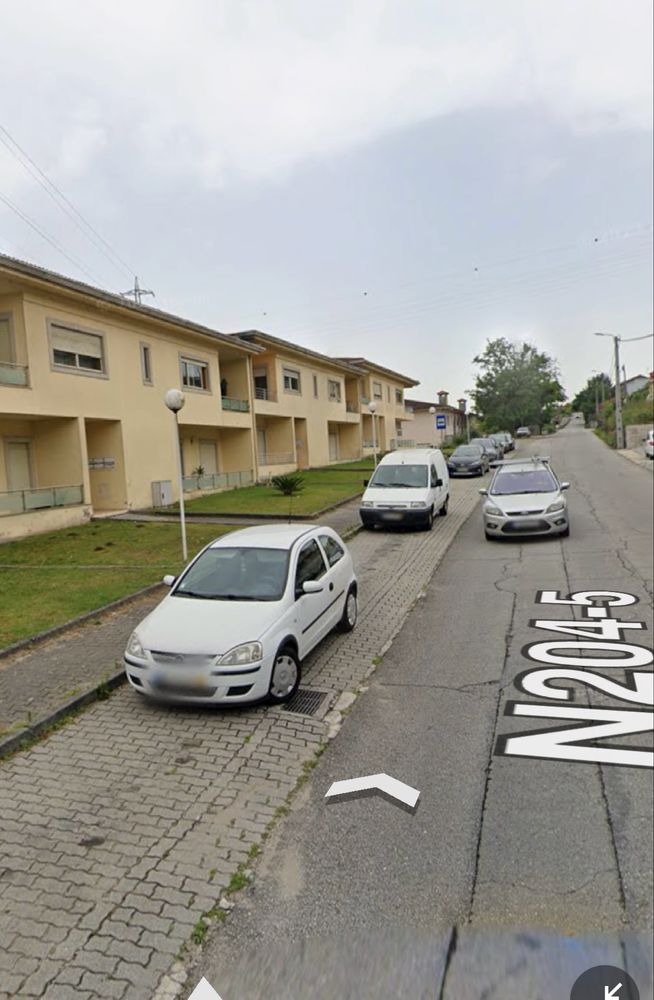 Garagem fechada para 2 carros