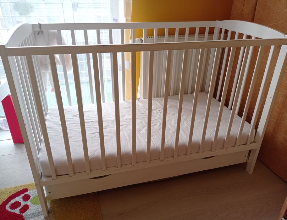 Łóżeczko dziecięce 120x60 z szufladą i materacem