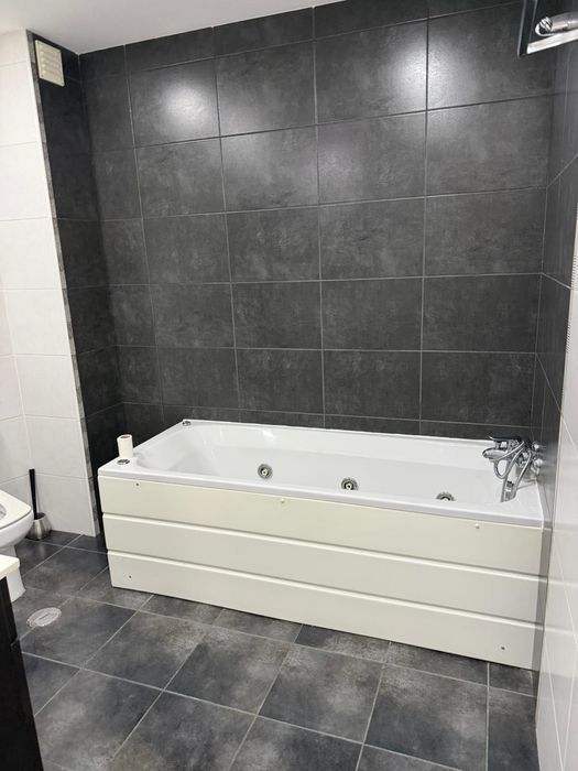 Móveis e loiça de casa de banho