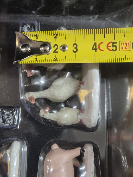 Figurki do miasteczka świątecznego lub szopki zwierzęta z farmy