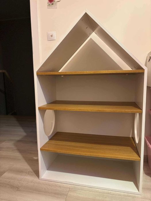 Regał drewniany domek Nomi Bellamy