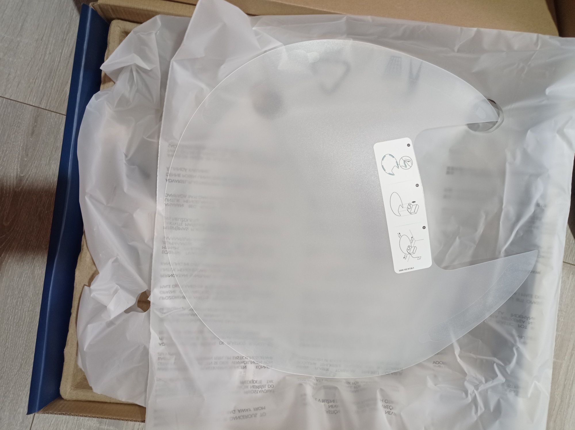Продам робот-пылесос Philips 3000