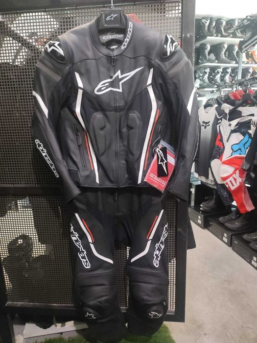 Kombinezon Alpinestars Motegi V2 '48 '50 '52 '54 '56 '58 '60 RATY 0%